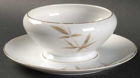 Tradewind Gravy Boat with Attached Underplate