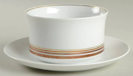 Monarch Gravy Boat with Attached Underplate