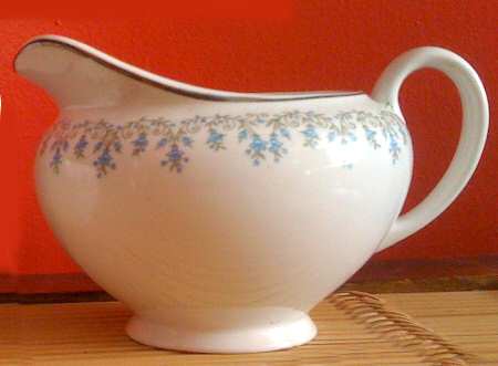 JB328 Creamer