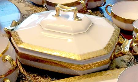 30012 Oval Covered Vegetable