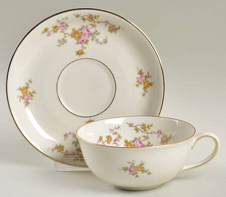 E628 Flat Cup & Saucer Set