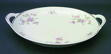 E628 Handled Cake Plate
