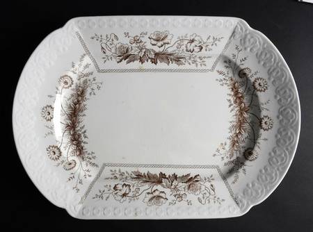 Sylvan Brown (Scalloped) 16" Oval Serving Platter