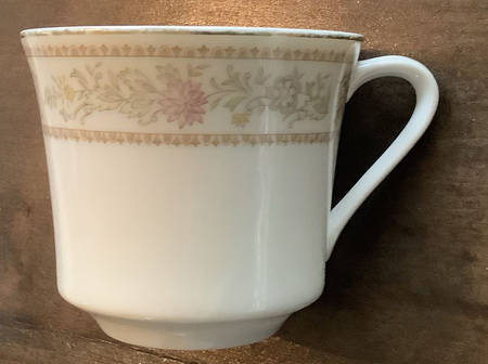 Reflective Footed Cup