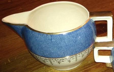 JB382 Creamer