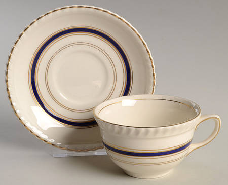 JB387 Flat Cup & Saucer Set