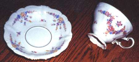 JOH240 Footed Cup & Saucer Set