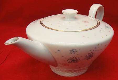 Festive Teapot & Lid