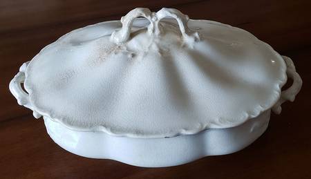 JB408 Oval Covered Vegetable