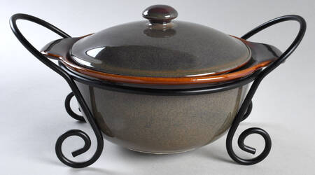 Variations Granite Brown 2 Qt Covered Casserole & Metal Stand