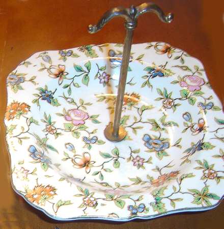 MOY19 Bon Bon with Center Handle