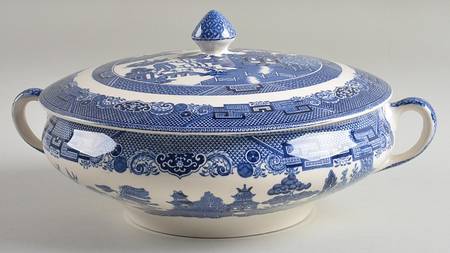 Willow Blue (Black & Blue Backstamps, Older) Round Covered Vegetable