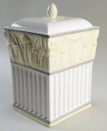 Acanthus Cream 8" Storage Jar & Lid