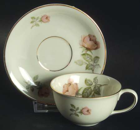 E624 Flat Demitasse Cup & Saucer Set