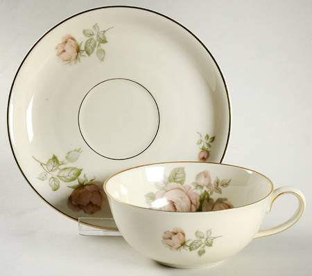 E624 Flat Cup & Saucer Set
