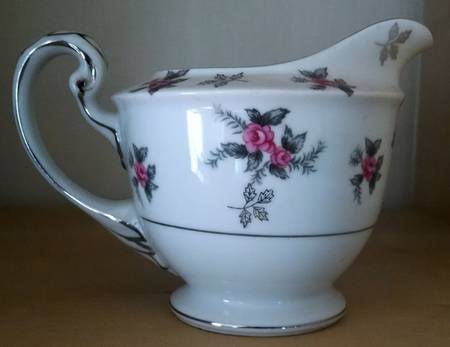 Rosette Creamer