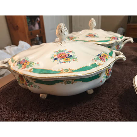 Jesson Oval Covered Vegetable