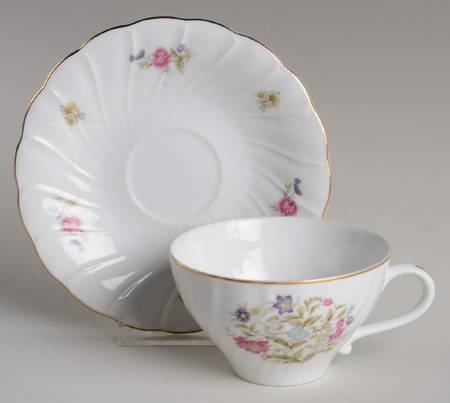 Bouquet Flat Cup & Saucer Set