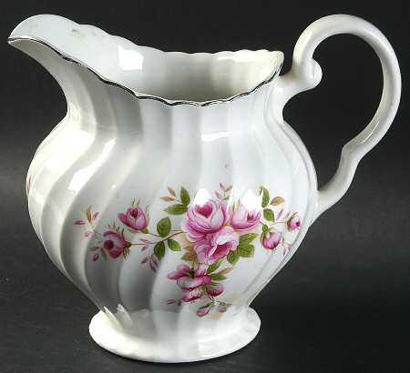 JB431 32 Oz Pitcher