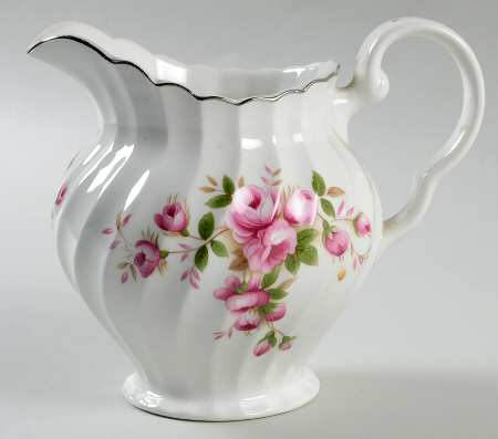 JB431 24 Oz Pitcher