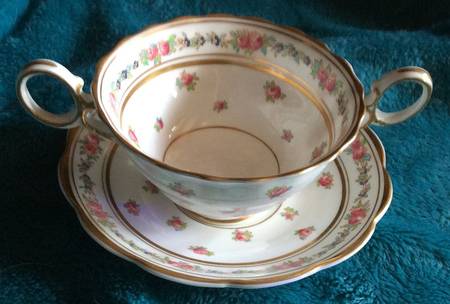 17885 Footed Bouillon Cup & Saucer