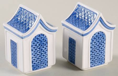 Willow Blue ("England 1883" Backstamp, China) Figural Salt & Pepper Set