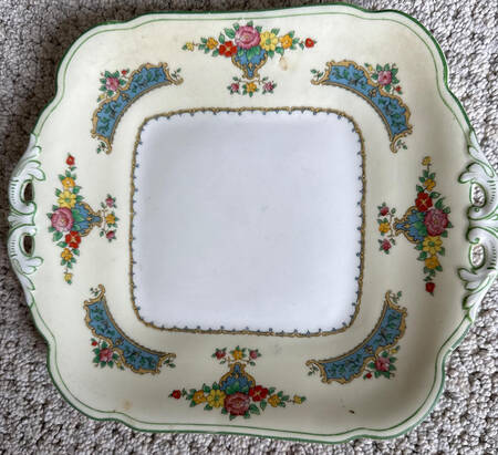 29812 Square Handled Cake Plate