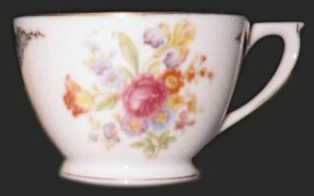 AIC13 Footed Cup