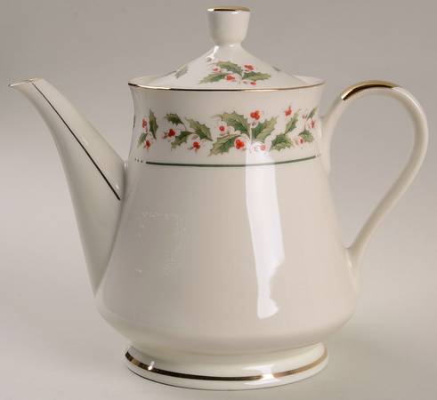 Holly Yuletide Teapot & Lid