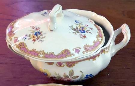 Boscombe Sugar Bowl & Lid