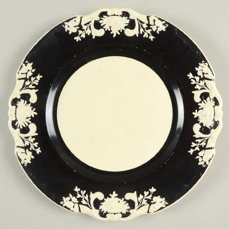 Arcadian Black Luncheon Plate