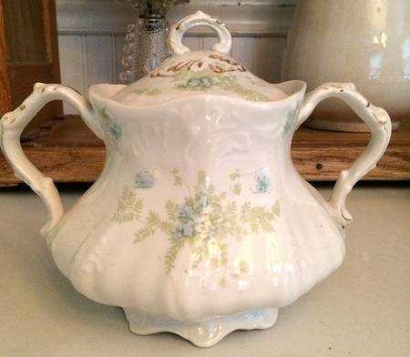 JB497 Sugar Bowl & Lid