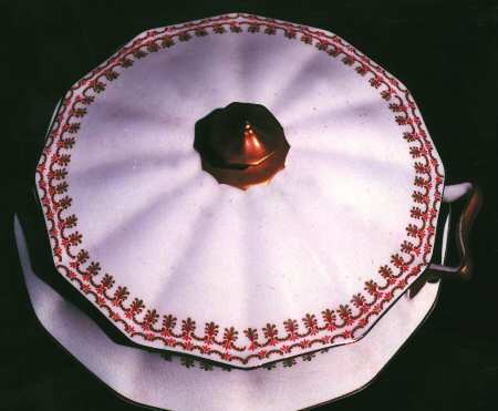 The Arno Round Covered Vegetable