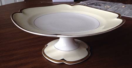 JB500 Footed Cake Plate