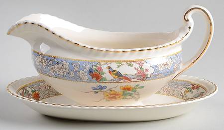The Vigo (Ribbed, Old English) Gravy Boat & Underplate