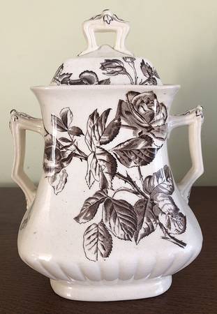 Our Roses Oversize Sugar Bowl & Lid