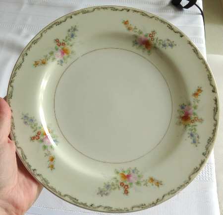 JAP189 Dinner Plate