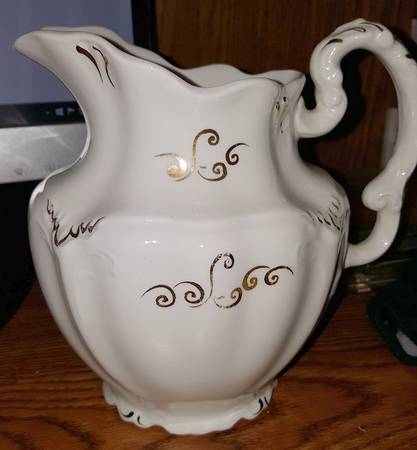 JB524 Pitcher