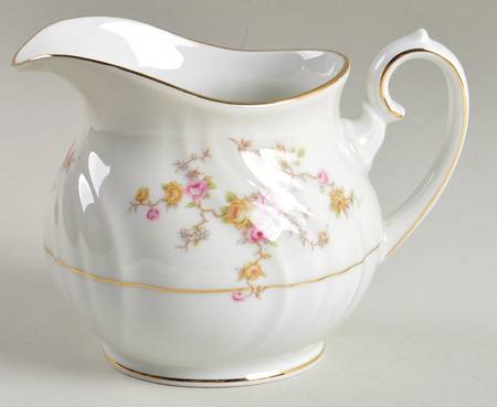 Thornrose (White, Verge) Creamer