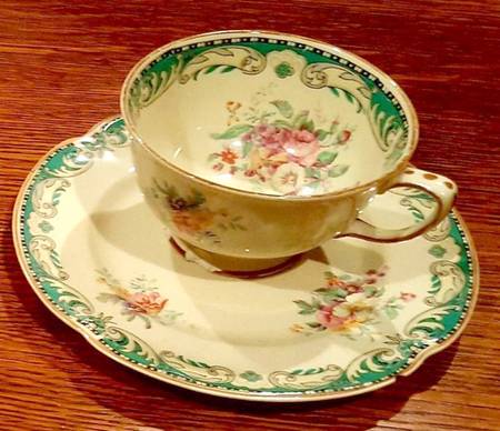 Lenora Footed Cup & Saucer Set