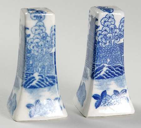 Blue Willow (Made In Japan) Salt & Pepper Set