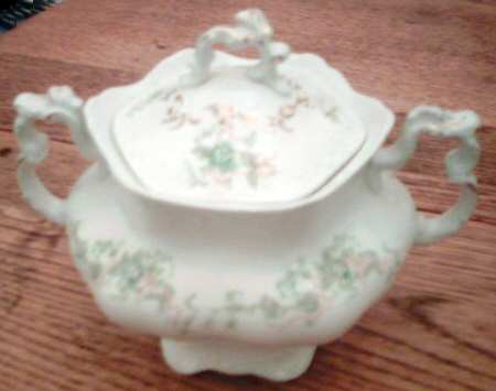 JB544 Sugar Bowl & Lid