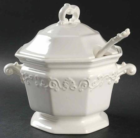 Vintage Ivory (Creamy White) Tureen & Lid w/Ladle