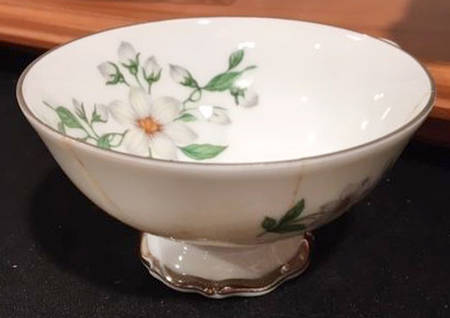 3892 Footed Cup