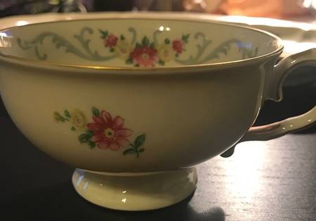 JOH268 Footed Cup