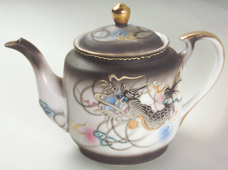 MOY25 Small Teapot & Lid