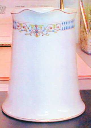 JB574 Creamer
