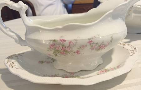 JB575 Gravy Boat & Underplate