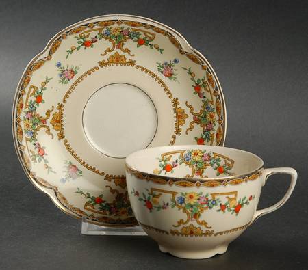 Richelieu Flat Cup & Saucer Set