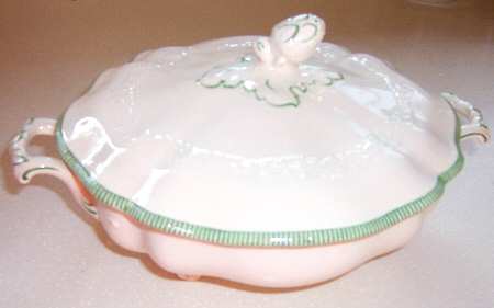 JB207 Green Oval Covered Vegetable